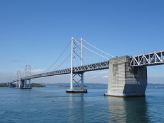 改めて、瀬戸大橋って立派な橋ですね。
これだけの橋を、着工から9年6ヶ月で開通させたそうです。
日本の技術は素晴らしいですね。