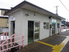 住宅地の中にある南高田駅。