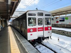 信州中野駅で電車を乗り換え、一路長野駅へ。