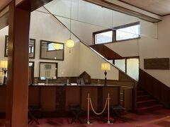 往路はバスで。爆睡しているうちに軽井沢到着。タクシーでサクッと万平ホテルに移動です。