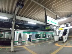 【第七走者:福島18:44→新白河20:21　東北本線】

久々に定時の列車に出くわしました笑

奥のホームに見たことのない人だかりがありましたが、この日は｢とれいゆつばさ」のラストランだったみたいです。
なのでどこなしか乗る東京方面の列車も混んでいるような...
