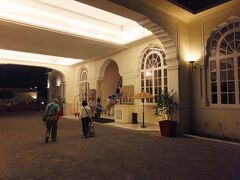 ザ ジャイ マハル パレス ホテルに着きました。
(The Jai Mahal Palace Hotel)
