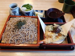 お昼は豊川インター手前の『山科』で。
ランチでお安いの。