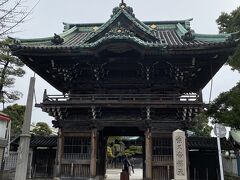 柴又帝釈天に着きました。

二天門
