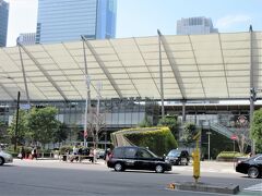 東京駅八重洲口

グランルーフのある八重洲中央口から出発します。