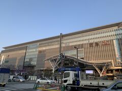 ホテルに荷物を預けて博多観光へ。

博多駅前のバス停留所から港の方面へ向かいます。
ちなみに博多はバスの本数がめちゃくちゃ多い。
１つのバス停に次々とバスが決ます。