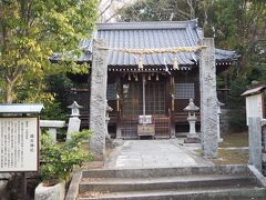 続いては坂井神社です。
江戸時代に中津藩主小笠原長円が宇都宮鎮房を「城井大権現」として、城の守護神として祀るようにしたのが紀元の様です。