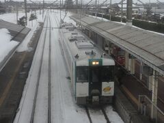山形県に入り、余目駅に到着。