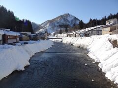 =銅山川=
同じ山形県/銀山温泉には銀山川が流れていますが、こちらは銅山川です。

最上川水系の支流で、川の名は日本三大銅山と呼ばれた'永松銅山'が源流地にあったことから由来しているそうです。