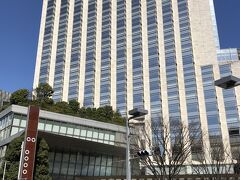 東京・六本木『Grand Hyatt Tokyo』

『グランド ハイアット 東京』の外観の写真。

青空だったのでパチリ。

前回のブログでホテル編に続きますと記載しましたが、
まだ作成していません↓

<【シャトレーゼ】西麻布店がオープン！高級版YATSUDOKIプレミアム
のアップルパイが絶品！和牛焼肉【ジ・イノセント カーベリー】の
和牛コース★鮨屋【スシトウキョウテン】六本木店でおまかせを♪
麻布十番のたまご専門【本巣ヱ 東京本家】濃厚たまごパン★
【茶房 ヒサヤ ラウンジ】東京麻布十番店のモンブラン★
ミシュランフレンチ【スブリム】でランチ★『東京タワー』の展望台>

https://4travel.jp/travelogue/11736109