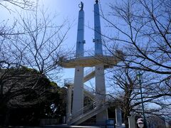 市原から木更津にやってきました。
先ず来たのは太田山公園。桜の名所だそうです。
つぼみはまだ固いですね。