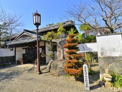 ○豊会館（又十屋敷）
　・とよさとひなめぐり（2月5日～3月13日）
江戸時代後期、廻船業を営んだ藤野喜兵衛喜昌の旧宅です。
その業績は、4代目辰四郎の創業による
「あけぼの印の缶詰」で知られています。
現在は、歴史資料館「豊会館」