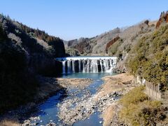 こちらの滝は600年前に雪舟の水墨画にも描かれた沈堕の滝。
