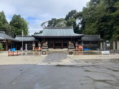 隣接する霊山護国神社へ。