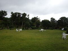 仁風閣の後庭として宝隆院庭園があります。