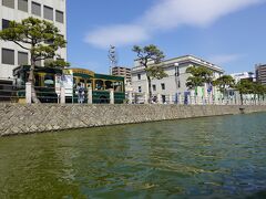 松江中心部の主な観光スポットを巡る観光ループバス、ぐるっと松江レイクラインと旧日本銀行松江支店だったカラコロ工房。

カラコロ工房の「ピンクの幸運ポスト」にお手紙投函したかった、、、

