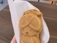 道の駅スタンプブックでアオキノコちゃん焼きが割引になったのでクリーム味を購入しました。
生地ふわふわで美味しかったです。