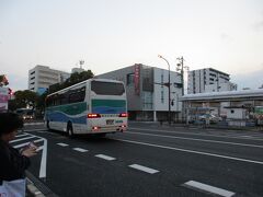 東予港から一般道を走ること小一時間。
今治バスセンターで連絡バスを下車しました。