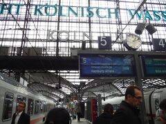 ケルン中央駅に13：05到着予定が5分遅れで到着