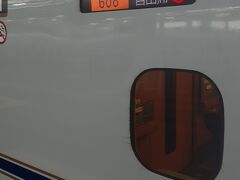 　鹿児島中央15時51分発九州新幹線のみずほ608号新大阪行きで博多まで向かいます。