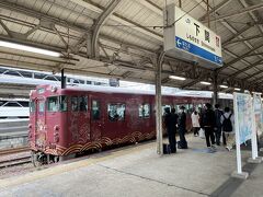 １０：０７「快速〇〇のはなし」が入線です、この列車は新幹線停車駅の新下関が始発です、下関駅の普段列車が停車する位置より随分と後方に停車する気がします
