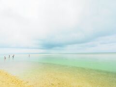 めっちゃ綺麗なビーチだと思うんだけど、天気が残念できっと綺麗さ半減