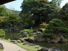 腹ごしらえも済んだので、醍醐寺へ。
苔や松などが映える、美しい庭園を眺めてのんびりと。