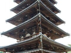 聖徳太子ゆかりの寺院で有名な、法隆寺。
五重塔が立派でした！