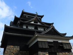 ＜2日目＞
2日目は晴れました！
早速、松江城へ。
立派なお城構えで、天守閣からの景色も綺麗でした。
