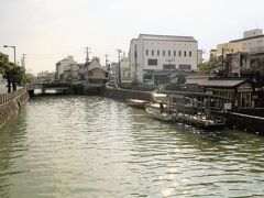 松江市内を流れる川を遊覧船で巡る「堀川めぐり」も松江名物です。