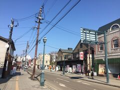 「堺町本通り」に出ました！オルゴールやガラス製品のお店が多かったです。ここで30分ほどショッピングを楽しみ...