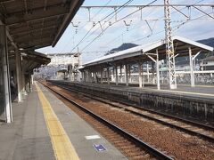 ●JR/和気駅

JR/和気駅の周辺を散策するつもりでもあったのですが、ランチを終えて列車の時間を調べると、列車が入線する直前だったので、反射的にホームに来てしまいました。