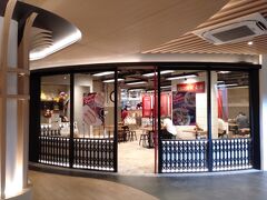 更に翌日は大好きなタイラーメンのお店へ。
ここもミシュランに掲載されている事もあり日本人のお客さんも何組か来ています。
場所が移転しており、PARK X EKKAMAIと言う以前の店のあるSOIの角にある新しいビルへ移転となりました。儲かっている？
