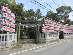 酉の市発祥と伝わる大鷲神社へ。
歴史ある神社であることから、氏子の方も多数いるようです。
たくさんの提灯が参拝者を迎えてくれます。
