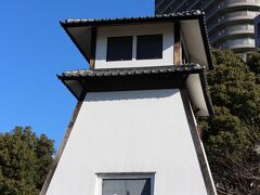 石川島灯台
1866年石川島人足寄場奉行：清水純畸氏が、隅田川や品川沖を往来する船舶航行のために築かれた常夜灯だそうです。