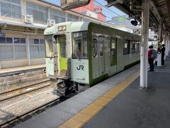 今回初乗りのＪＲ飯山線です。本数も少なく、距離が長いので乗るには勇気がいる路線です。飽きても新幹線も並行してないですし、