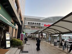 フェリーを後にし、そのまま宿泊先の東横インにチェックインしに鹿児島中央駅前へ。
