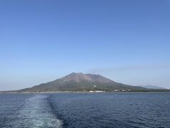 フェリーに乗り、鹿児島市の方へ。