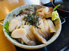 ホッキ丼。
ホッキのお刺身が乗った丼で、純粋にホッキを味わえました。
ホッキ貝って好き ( ^ω^ )