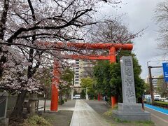 川崎宿の鎮守的存在の「稲毛神社」までやって来ました。