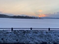 網走湖から見る夕日