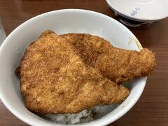 丸岡城を後にして近くにあったヨーロッパ軒というカツ丼チェーン店でカツ丼を食べました。(肉の油がちょうど良いぐらいだったので美味しかったです。)