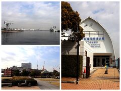 海上保安資料館横浜館★
2001年に発生した九州南西海域工作船事件にかかる工作船及び回収物などを展示しているとのこと。
今まであまり気にしていなかったんだけれど、この付近でボォ～っとしていたら、若いカップルやファミリーなど、結構中に入っていかれるんだよなぁー。
えっ、そんなに人気なの？とびっくりしたんだけれど、DCU効果が大きいのかしら？
私も行けば良かったかなー、、、と今更ながら思ったりして。