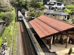 今井浜海岸駅に電車が！
伊東方面へ向かう上り列車でした。フー。
