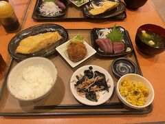 今夜からしばらく上げ膳据え膳
なーんもやらずに食事が出てくる幸せ

食べたら寝るだけ(笑)

ここに来た時くらいはダラダラしようと決めている