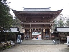 伊佐須美神社のこの楼門が立派です