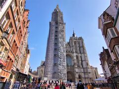 ■O.L.Vrouwekathedraal（ノートルダム大聖堂）

約170年の歳月をかけて建てられた、ベルギーで一番大きなゴシック様式のカトリック教会です。正直なところ、フランダースの犬のイメージが強い。

『フランダースの犬』しかり『アルプスの少女ハイジ』にしても日本の観光プロモーションがもたらす印象は良くも悪くも影響力があります。