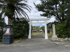 今回の旅行の安全祈願、島におじゃまさせていただく挨拶を兼ね御参り