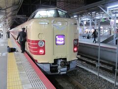 岡山駅では、今度、出雲市行きの「特急やくも」として、折り返しの出発をします。
ここでも撮影☆笑