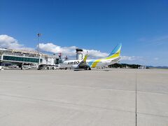 函館空港に着陸、エアドゥのJA16AN（737-700）がプッシュバックしてるとこ。